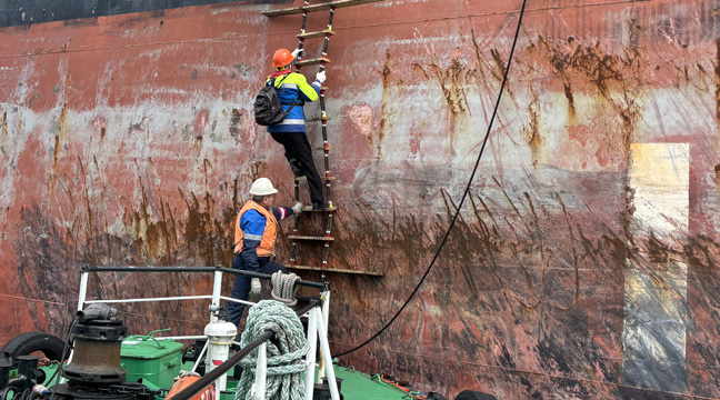Лоцманская служба Дальневосточного бассейнового филиала подтвердила соответствие международным стандартам в сфере оказания услуг по лоцманским проводкам судов