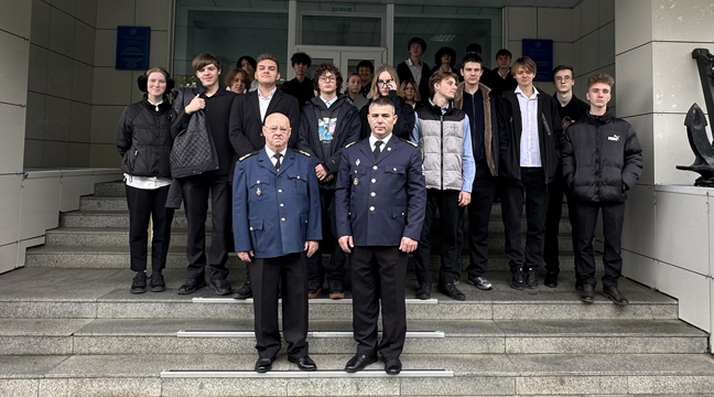 Дальневосточный бассейновый филиал познакомил школьников с работой СУДС Находка