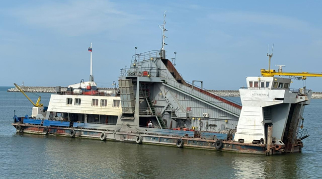 Несамоходный черпаковый земснаряд «Астраханец» пополнил флот Махачкалинского филиала