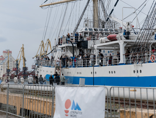 Парусник «Мир» посетили более 8 тыс. гостей фестиваля «Открытое море» в Калининграде