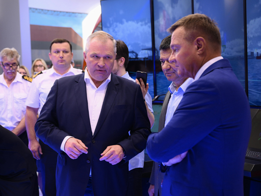 Министр транспорта Российской Федерации ознакомился с достижениями ФГУП «Росморпорт» на выставке «Россия в движении»
