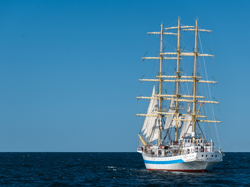 Парусное учебное судно «Мир»