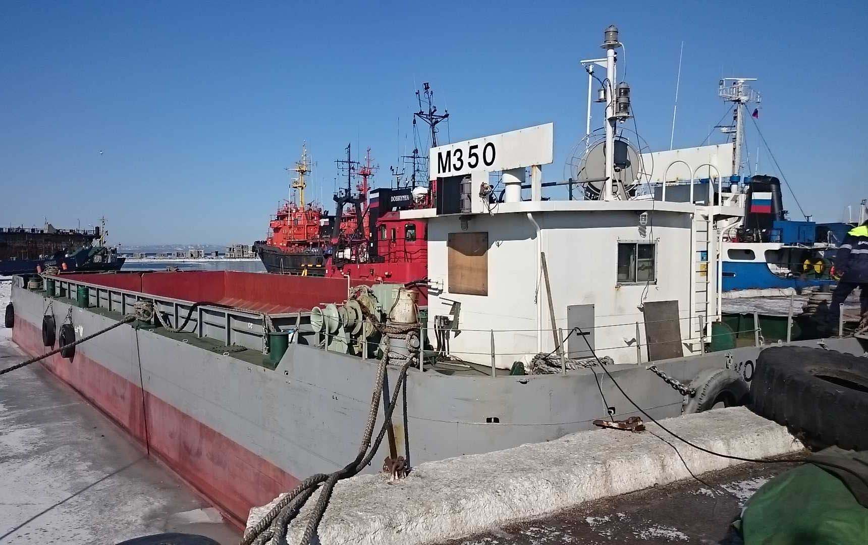 Несамоходная баржа «М 350» Несамоходная баржа «М 350»